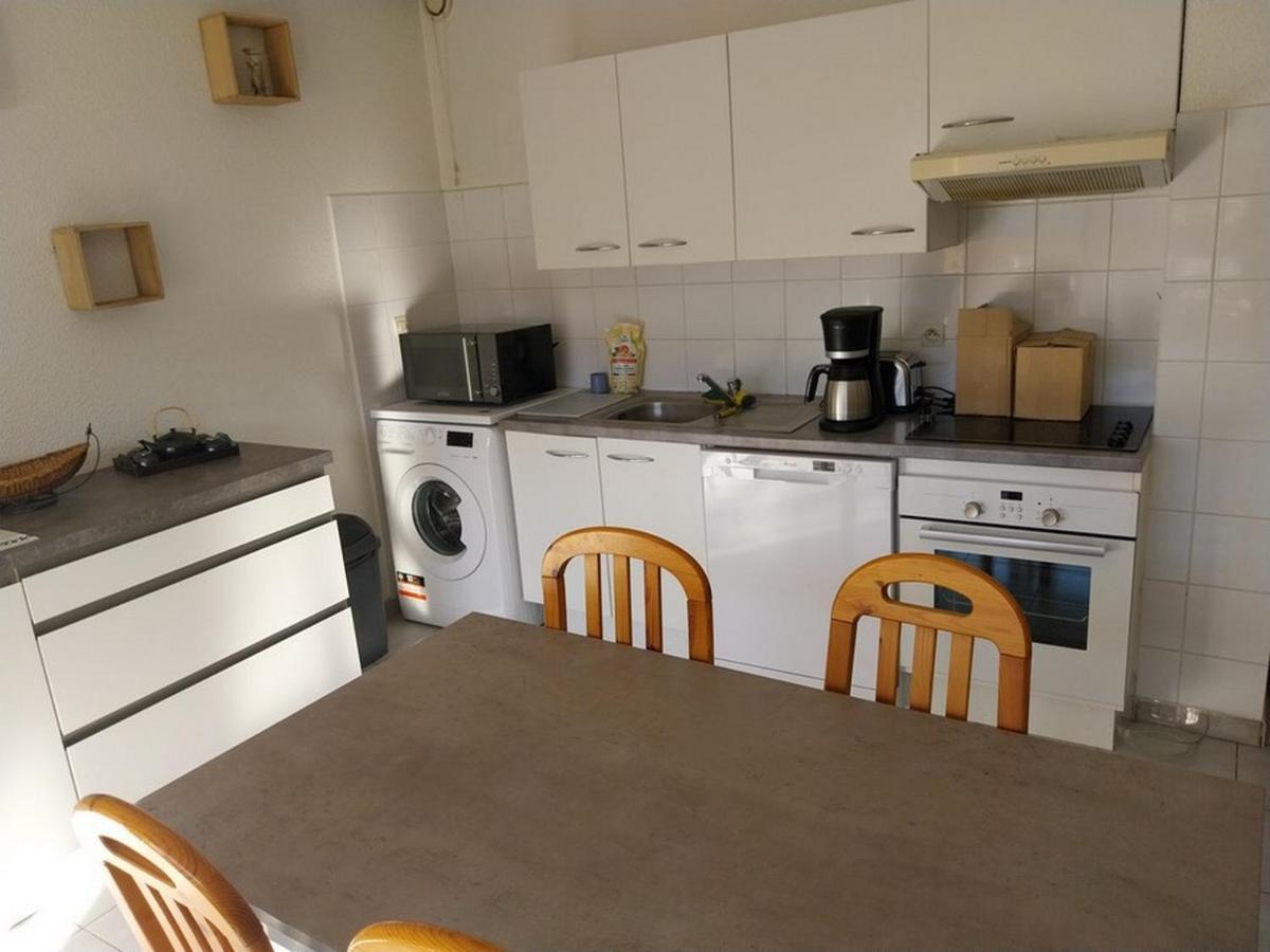 Les Elmes 3 Apartment *